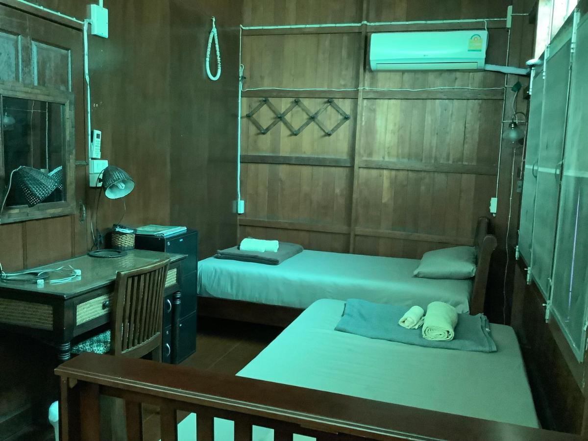 Tata Guesthouse Chiang Mai Extérieur photo